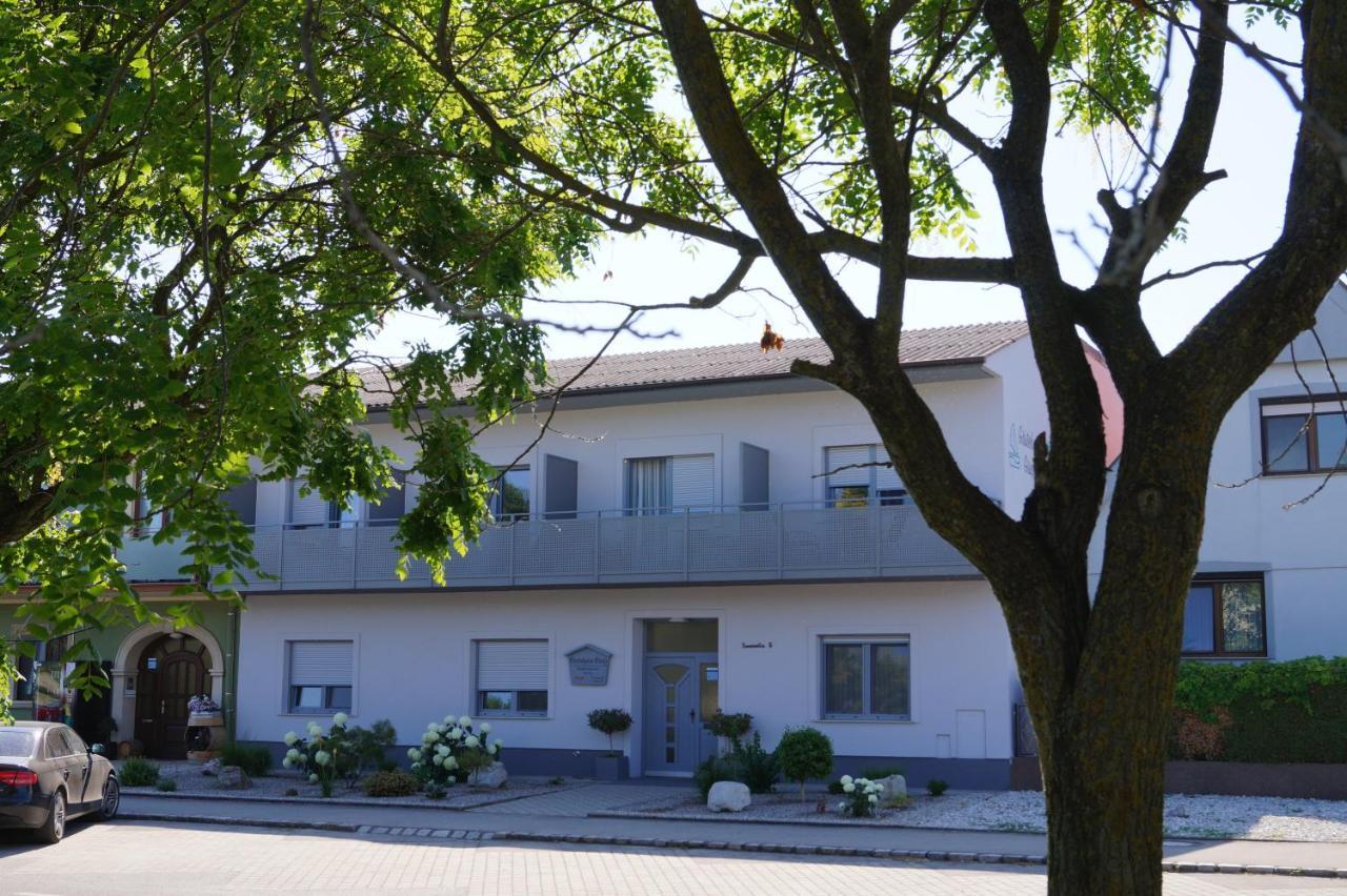 Gaestehaus Gisch Sandra Podersdorf am See Luaran gambar